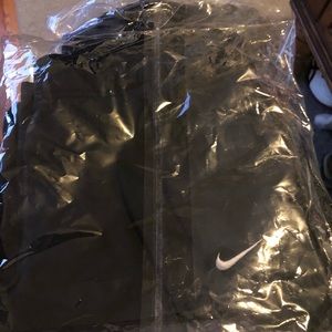 NWT Nike Therma-Fit Strait Leg Gym Pants Size Small